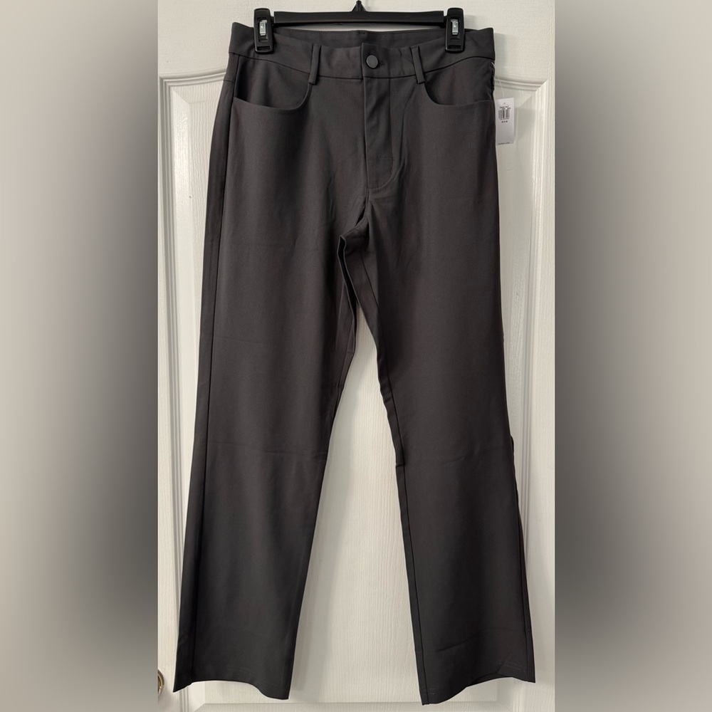 Old Navy Activewear Straight Tech Hybrid Pants - Picture 4 of 10